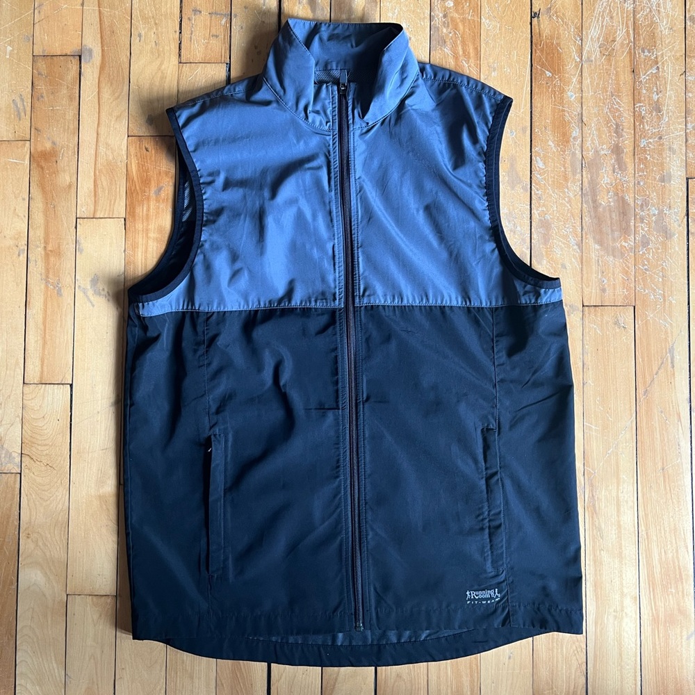 RUNNING ROOM SLEEVELESS RUNNING JACKET